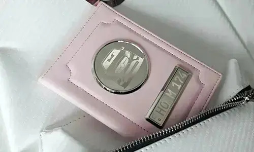 gallery-photo-car-documents-holder-engraving-1-1