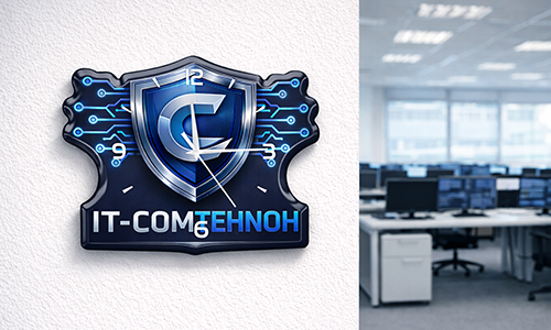 Toimiston seinäkello IT-COMTEHNOH-suojakilvellä ja piirikaaviolla, taustalla tekniset työasemat