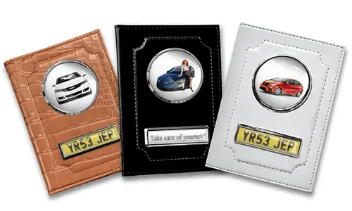 Standardní obal na doklady s autem/fotkou a SPZ pro tvou přítelkyni