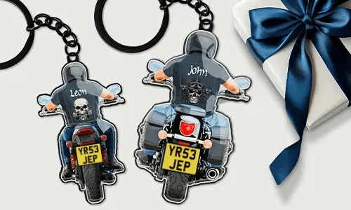 Personalised motorcycle keychain with name and license plate - gift for your boyfriend