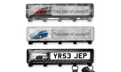 Keyholder-wall with car silhouette and licence plate for a car lover