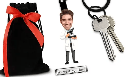 Personalized Comic-Style Keychain With Name And Physiotherapist Design
