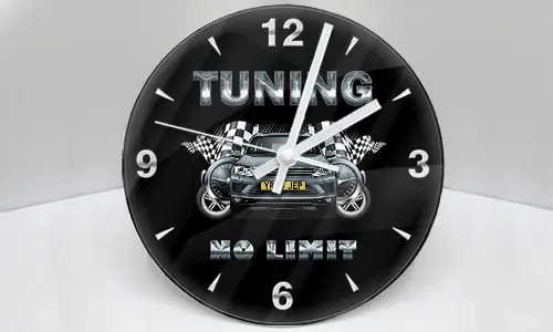 Wanduhr mit stilisiertem Auto, Zielflaggen und metallischem TUNING NO LIMIT Schriftzug auf schwarzem Hintergrund