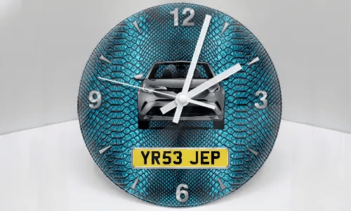 wanduhr mit foto auf dem Tisch wanduhr foto